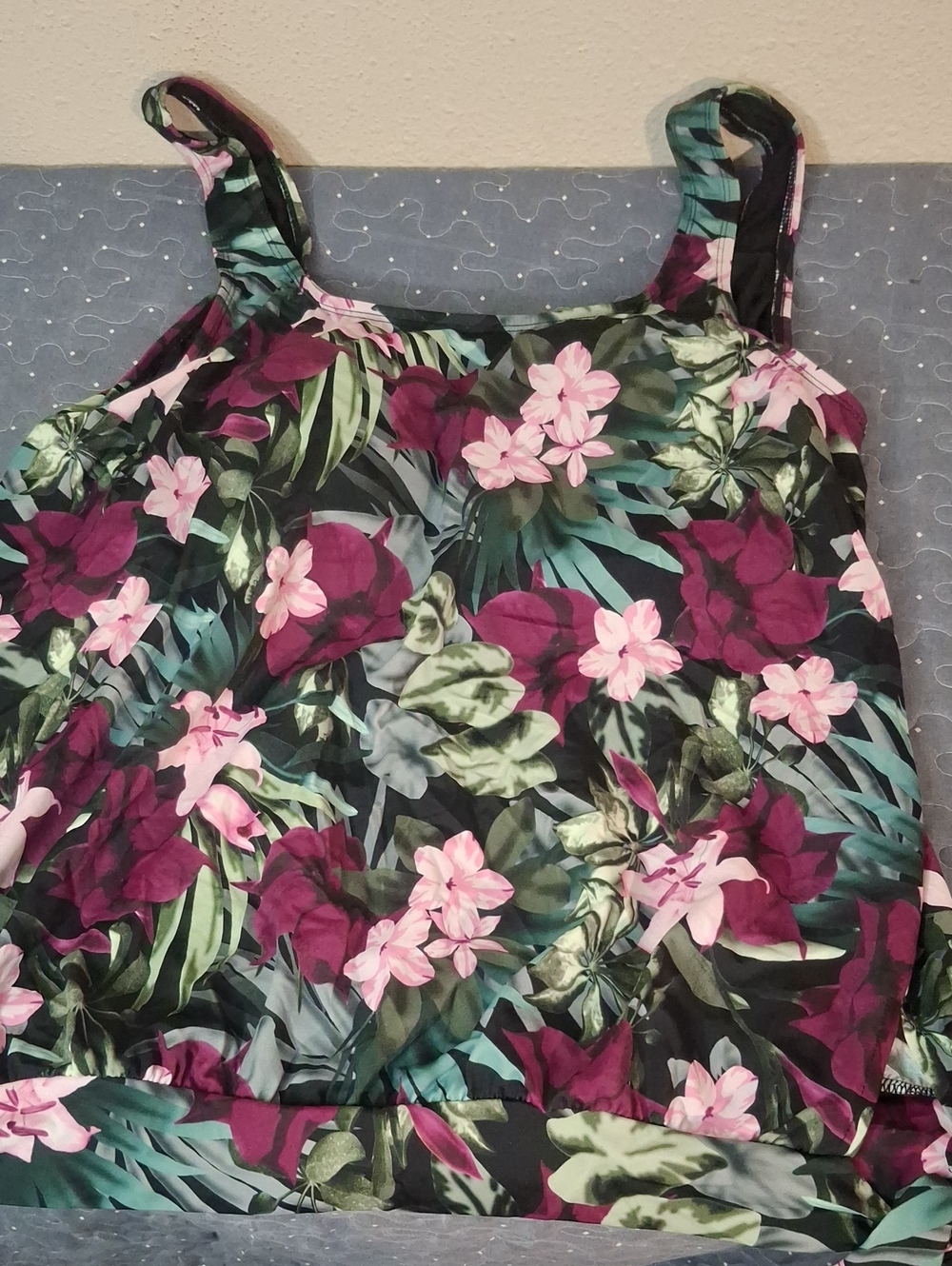 SwimSuits for All Women’s Floral Tankini Top size 20